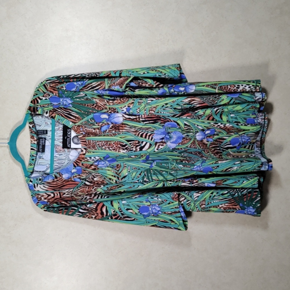 6098 Attitudes by Renee blue floral & animal print knit top 2XP NWT